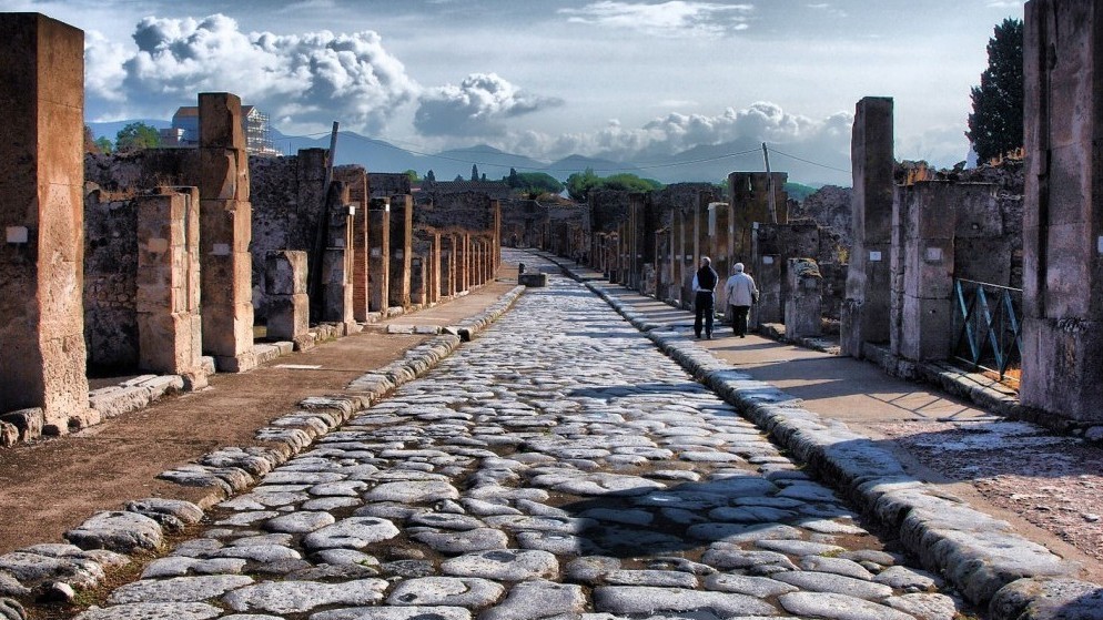 A lot of events have been organized in Pompeii. Pompeii by night